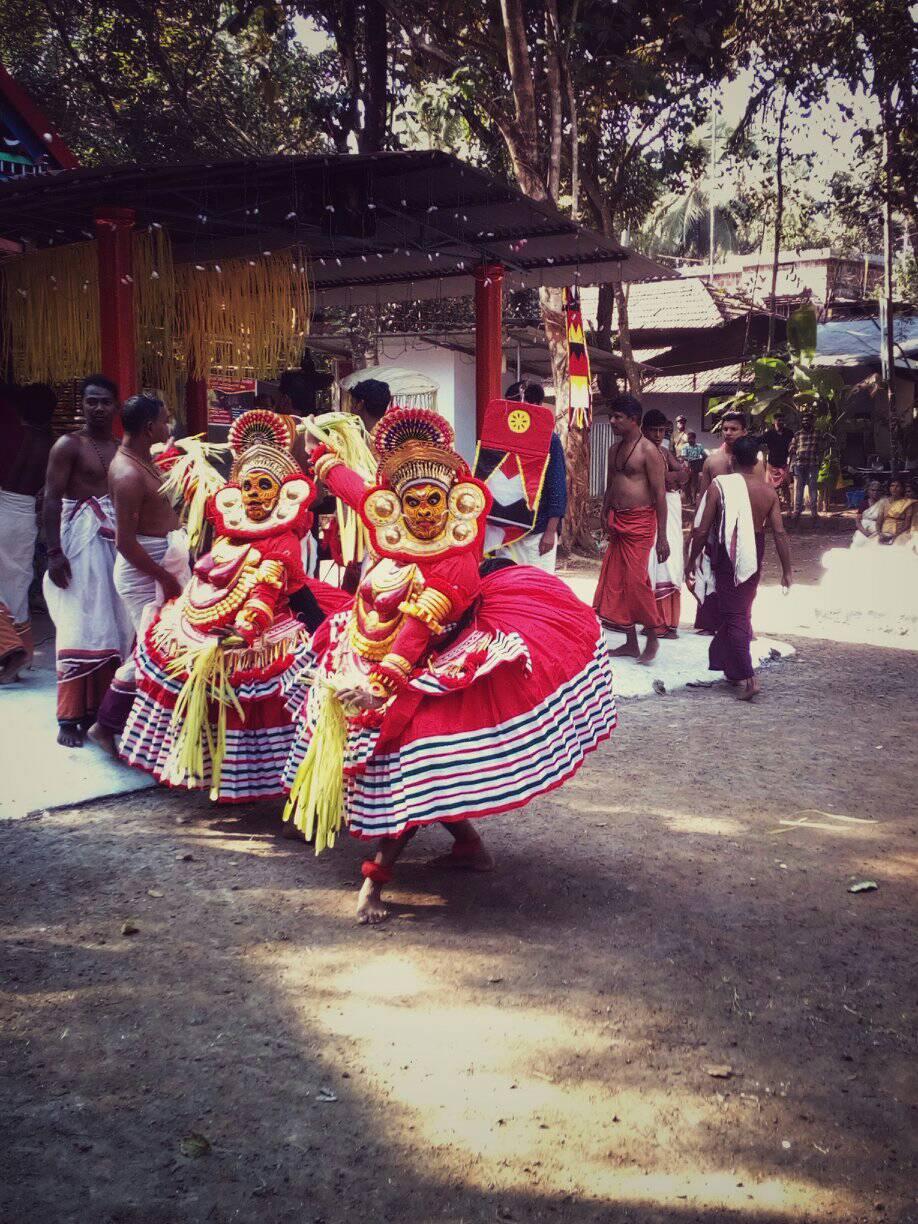 Parappuravan Odayalathodi Bhagavathy   Temple Kozhikode Dresscode