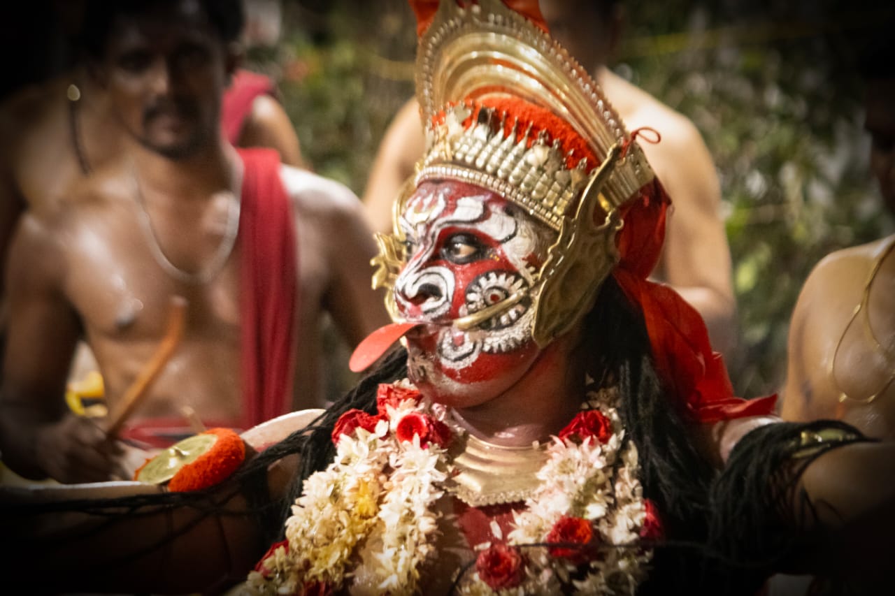 Valiyaveettil Bhagavathy   Temple Kozhikode Dresscode