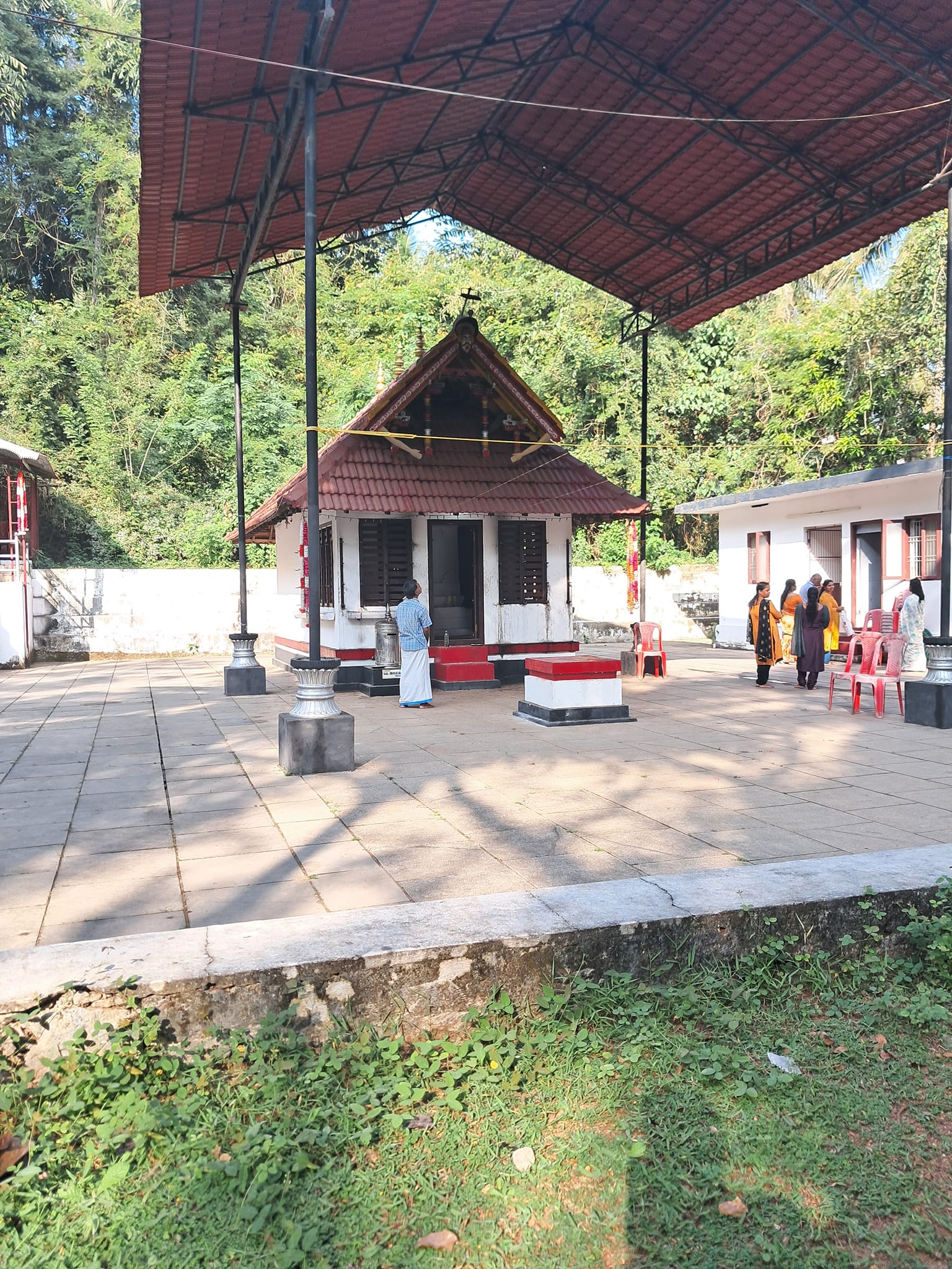 Sri Poothalath Kuttichathan Bhagavathy Vishnu  Temple Kozhikode