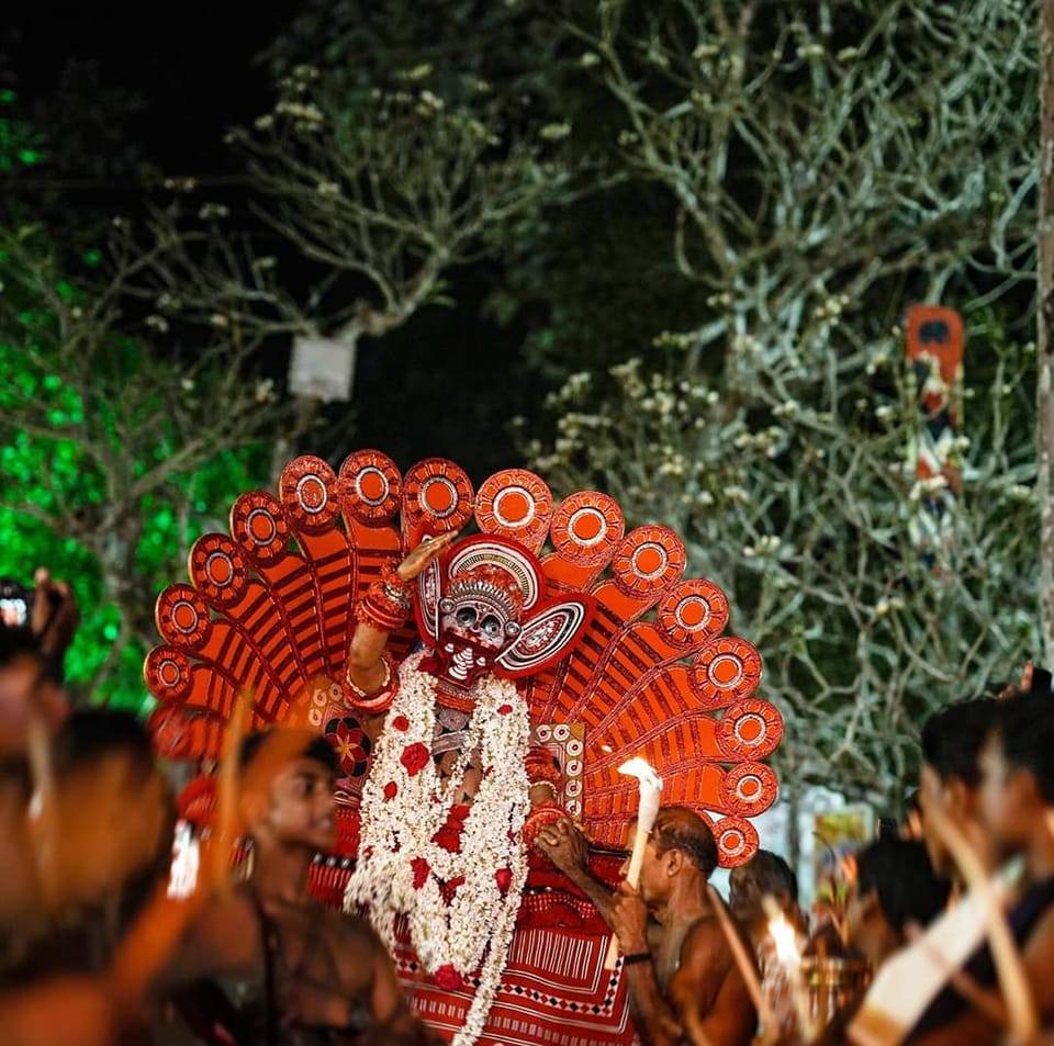 Sri Poothalath Kuttichathan Bhagavathy Vishnu   Temple Kozhikode Dresscode