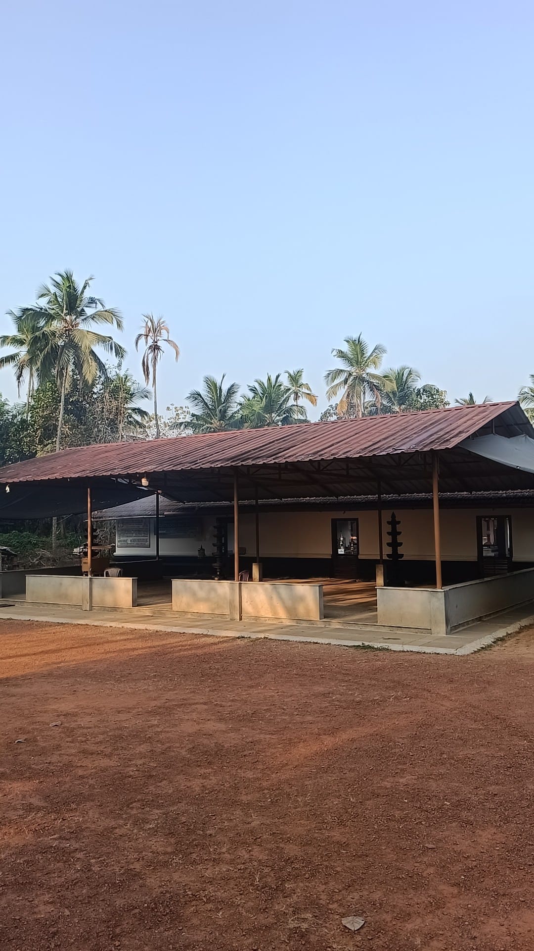 Ambala Parambu Sree  Bhagavathi    Temple Kozhikode Dresscode