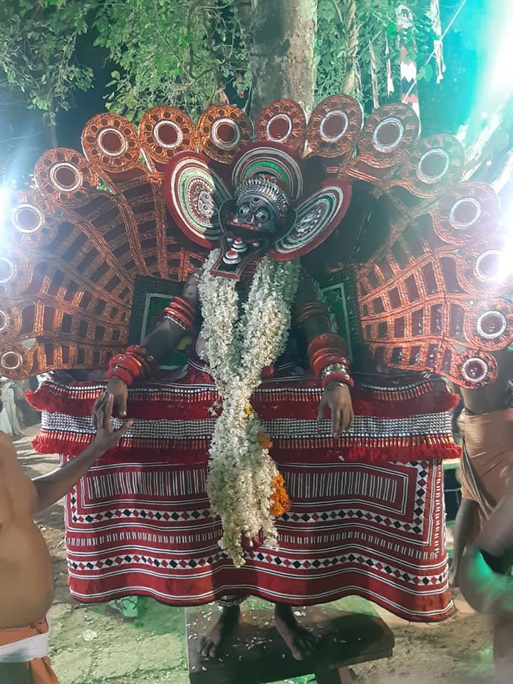 Peringad Sree Kuttichathan Bhagavathi   Temple Kozhikode Dresscode