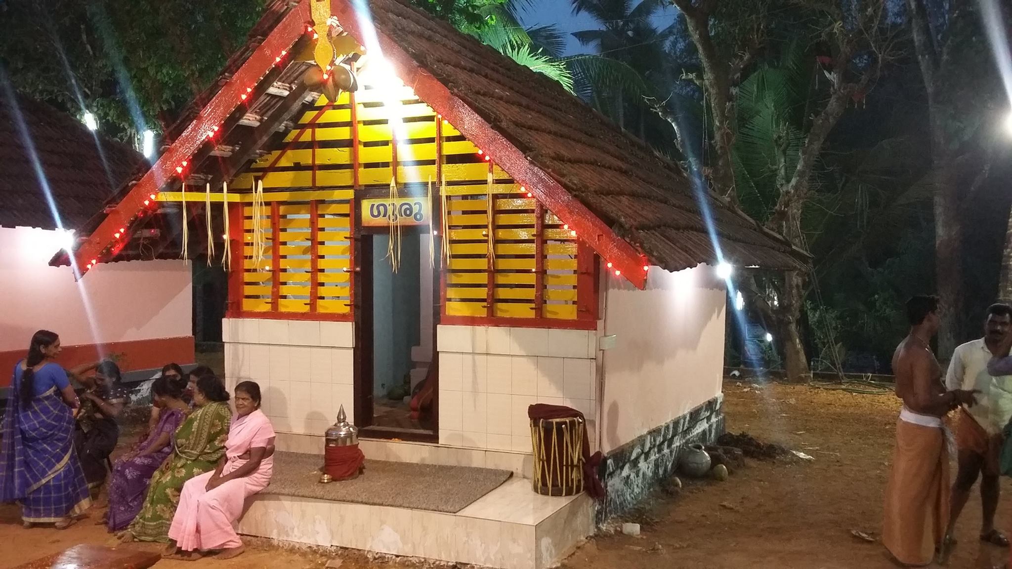 Thiruvallur Sree Kizhakkedathu Temple in Kerala