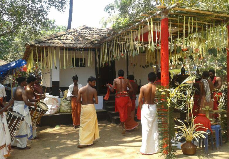  Naduvath Puthenkunnu Bhagavathy    Temple malappuram Dresscode