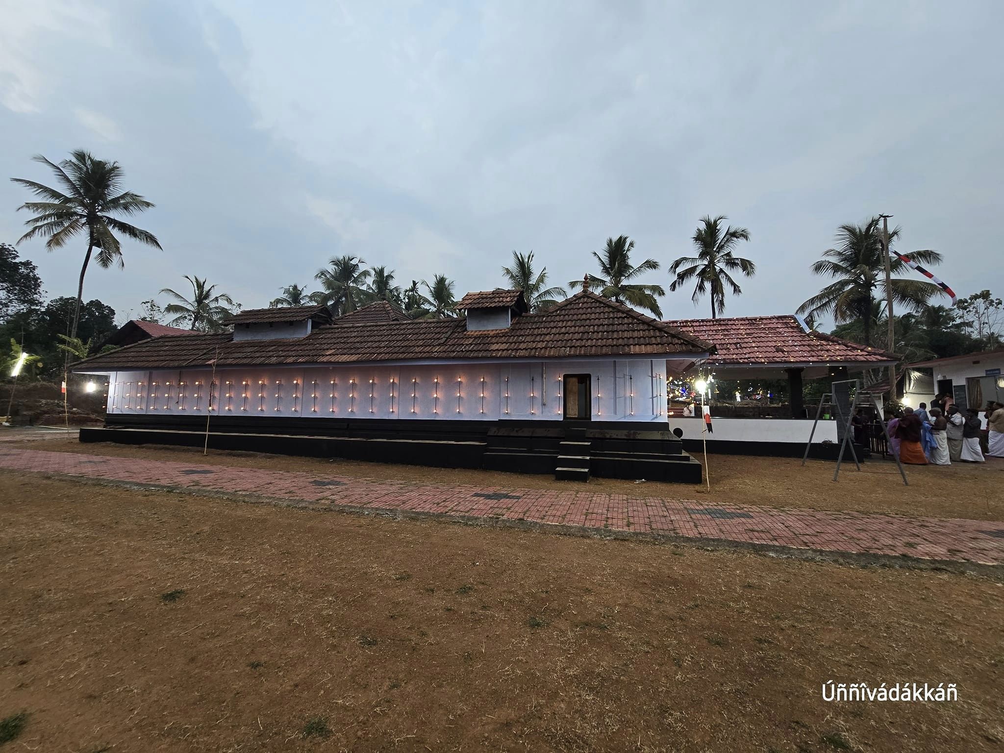 Alikalmanna Dhanwantharimoorthy Temple malappuram Dresscode