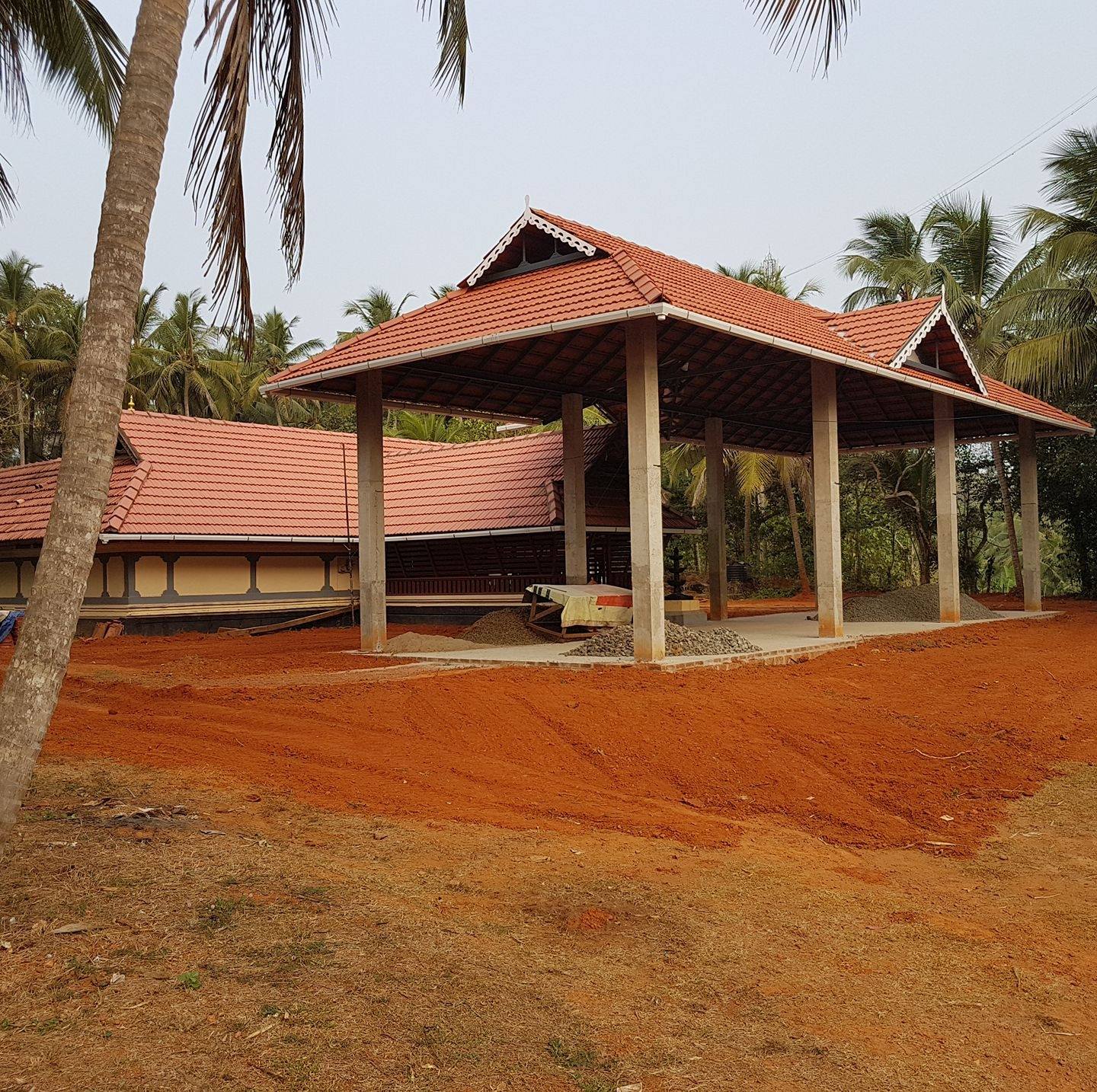 Sree Pazhayedath Shiva Temple 