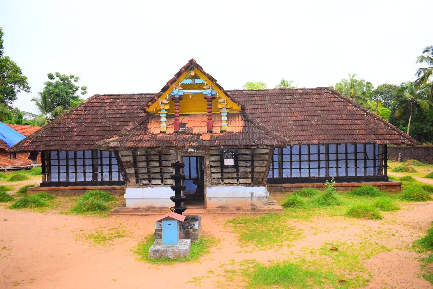 Keraladheeswarapuram Sreekrishna    Temple malappuram Dresscode