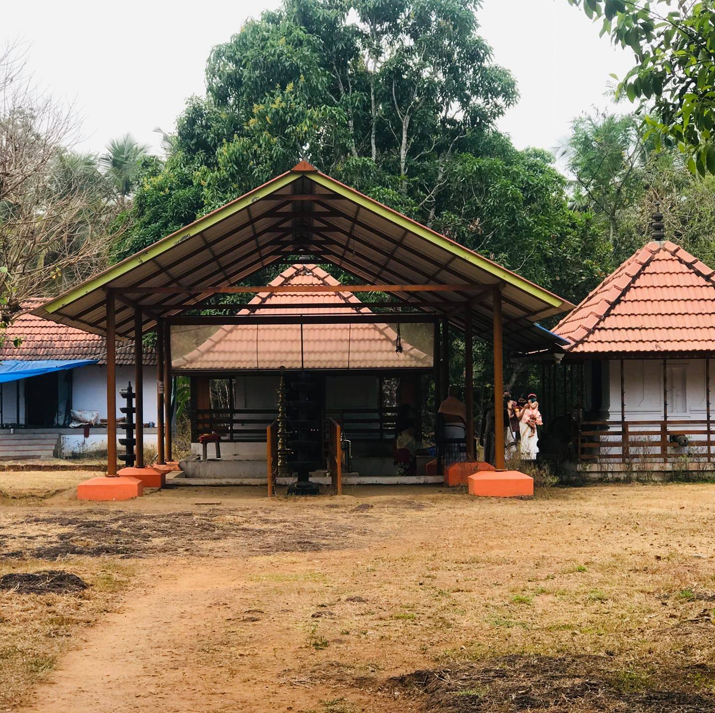 Thenjipalam Parambathkavu Bhagavathy Temple malappuram Dresscode