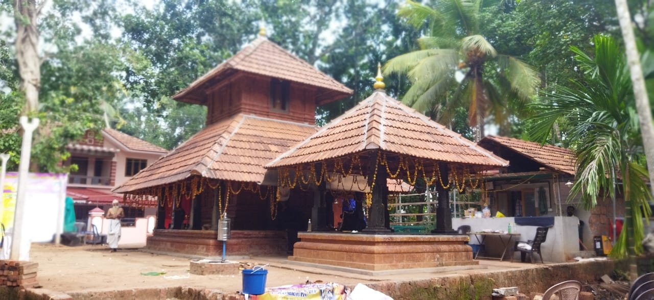 Poovathikkadav Mahadeva Temple Malappuram