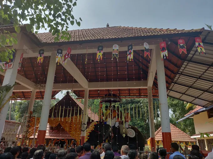 Thalappoli Mahotsavam Neduva Pazhayatheru Sree Mahaganapathi Temple Malappuram Kerala