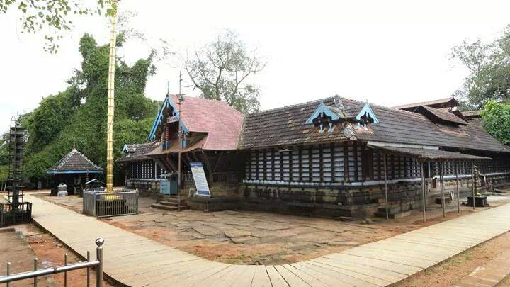 Nagalassery manalarukavu bagavathi temple  Palakkad