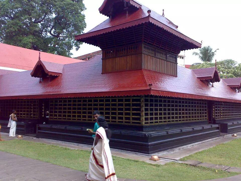 Nagalassery manalarukavu bagavathi temple  in Kerala