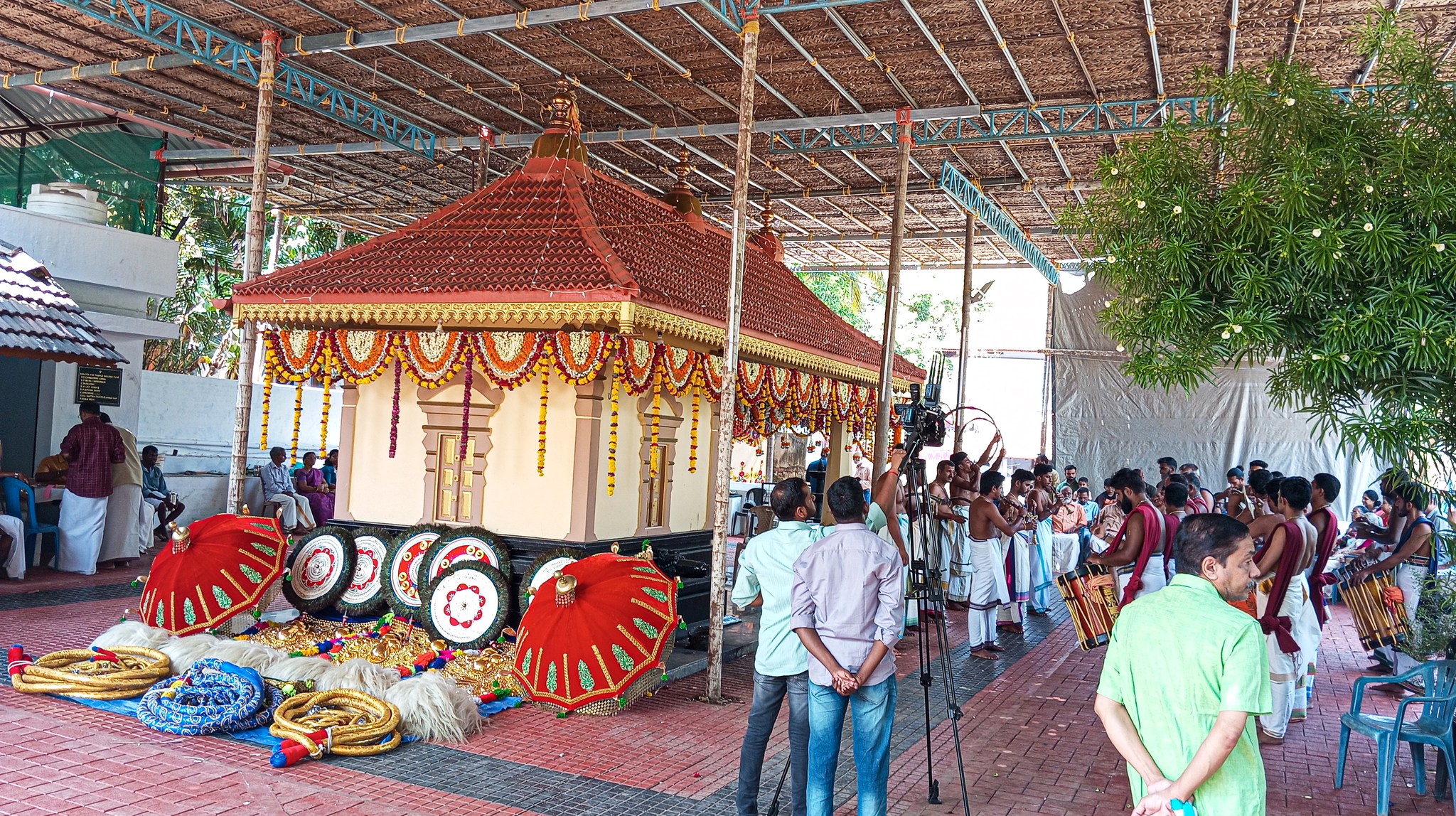 Sree Emoor Bhagavathyis an Shakthi devi in Hinduism