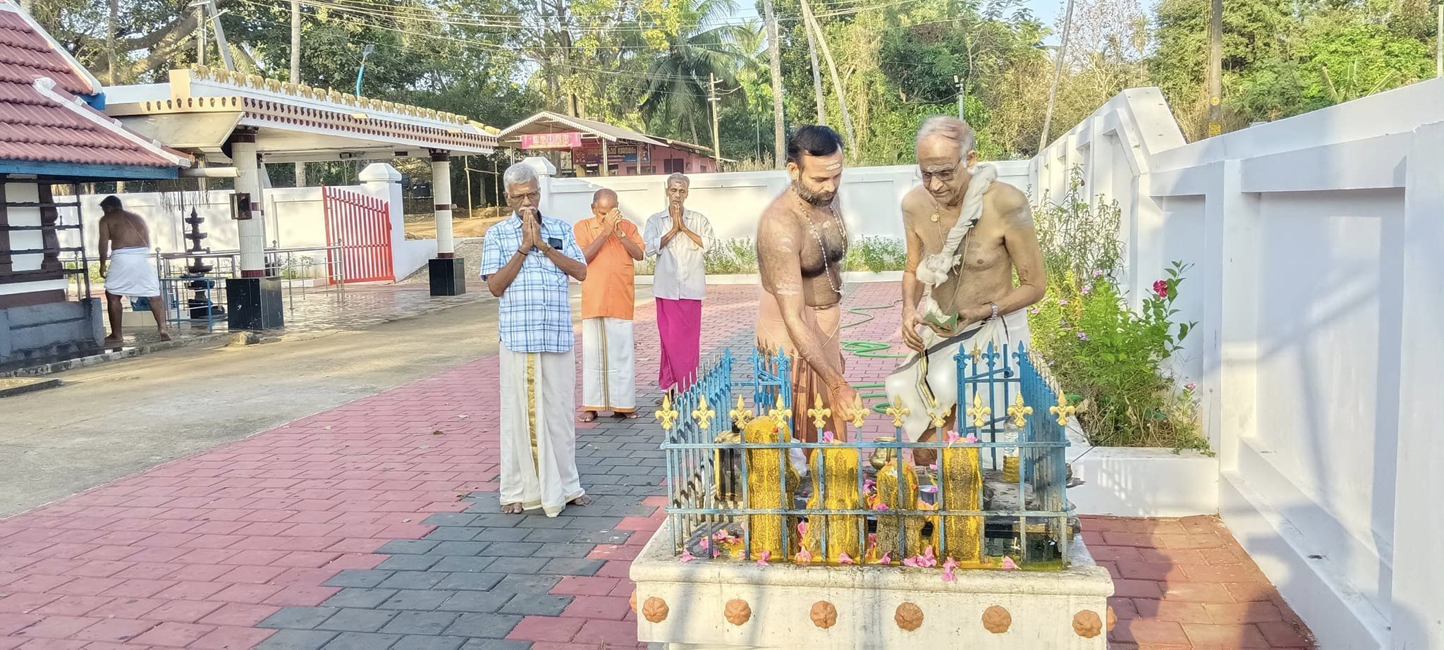 Valayapulli Bhagavathi temple Palakkad Dresscode