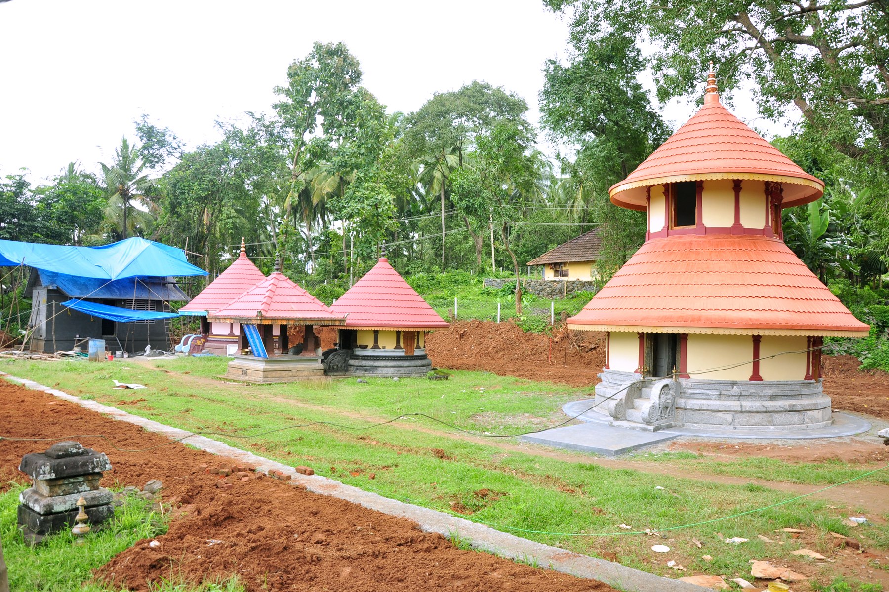 Images of Palakkad Moonnu Moorthy Temple