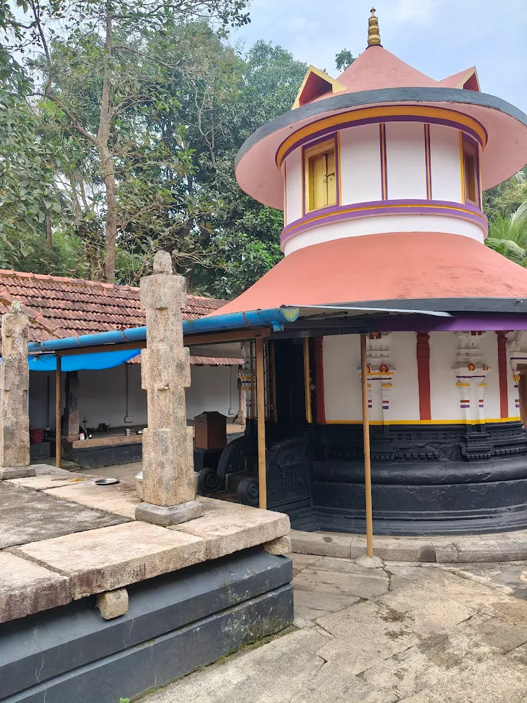  Chalavara Sree Krishna Temple entrance in Palakkad showcasing traditional Kerala architecture
