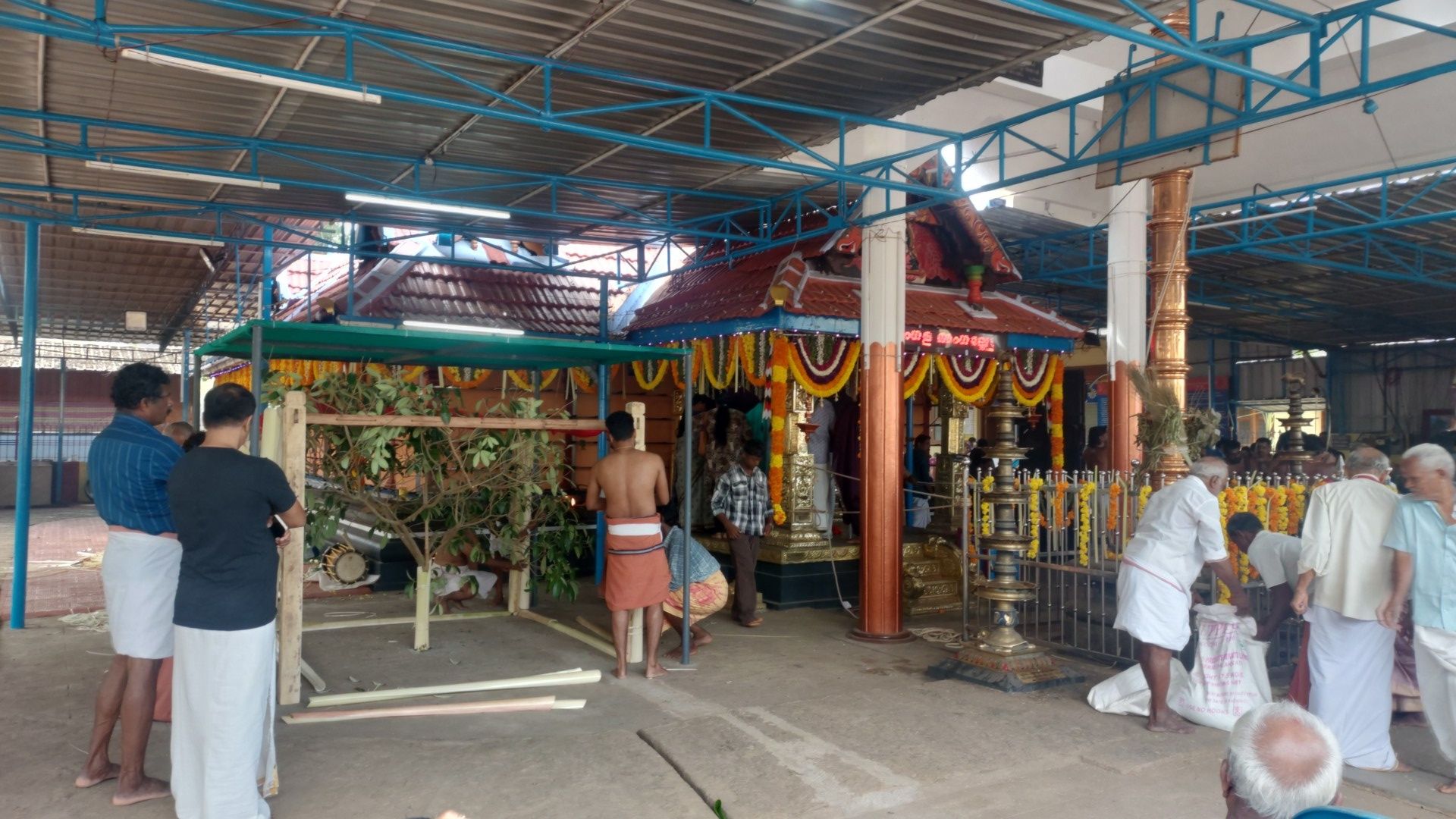 Parassery Sree Mookambika Bhagavathi is an Shakthi devi in Hinduism