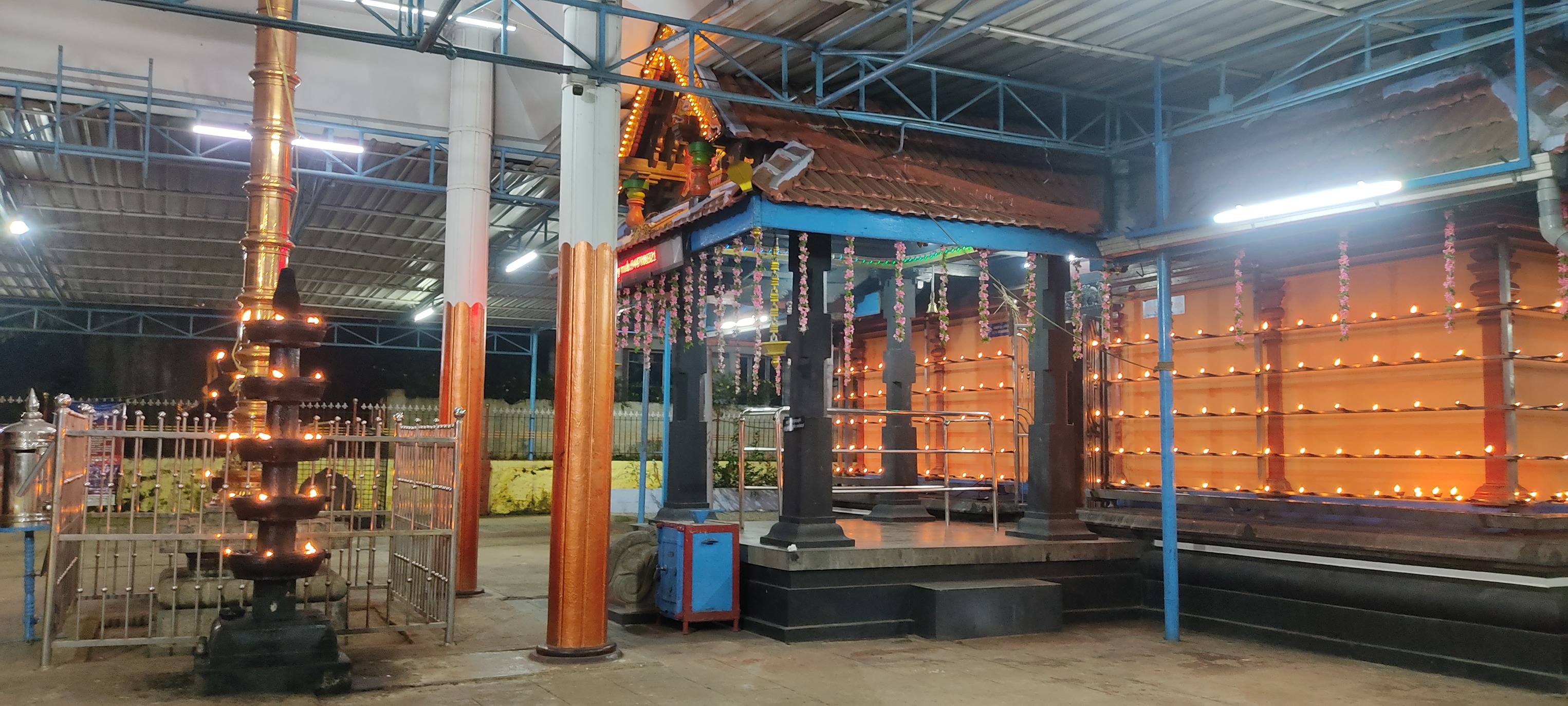 Images of Palakkad Parassery Sree Mookambika Bhagavathi Temple