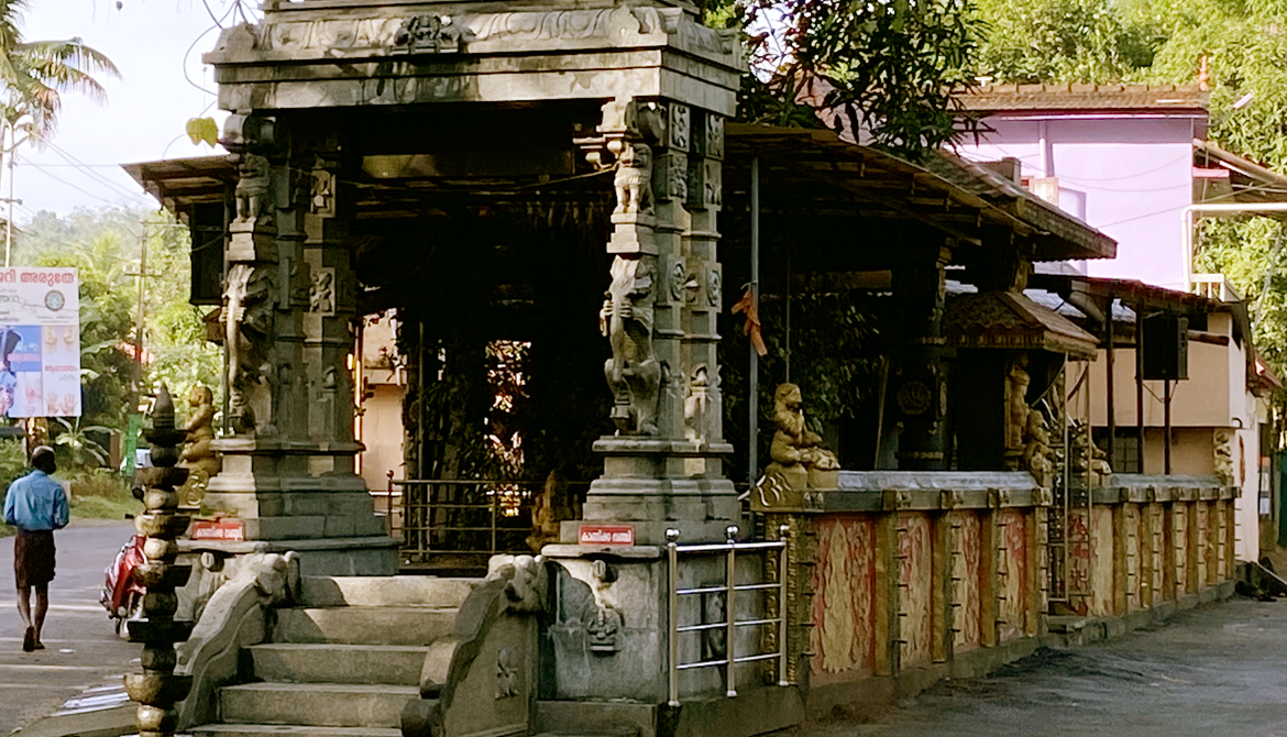 Traditional rituals during Vrischika Chirappu 41-day festival at Mahaganapathi Temple