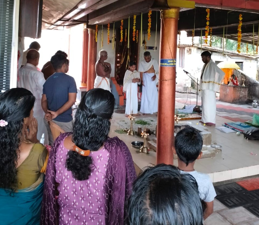 Images of pathanamthitta Mannadi PlakkattethuDevi Temple