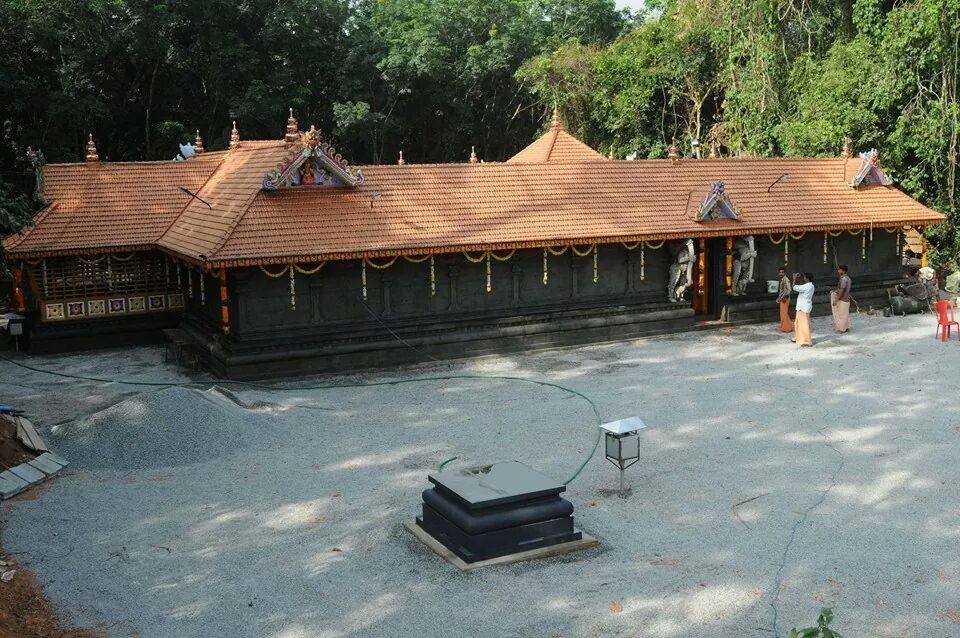 Images of pathanamthitta Mannadi Plakkattethu Devi Temple