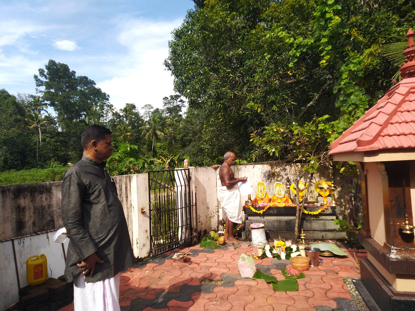 Kuriyanapallil Devi  Temple Pathanamthitta Dresscode