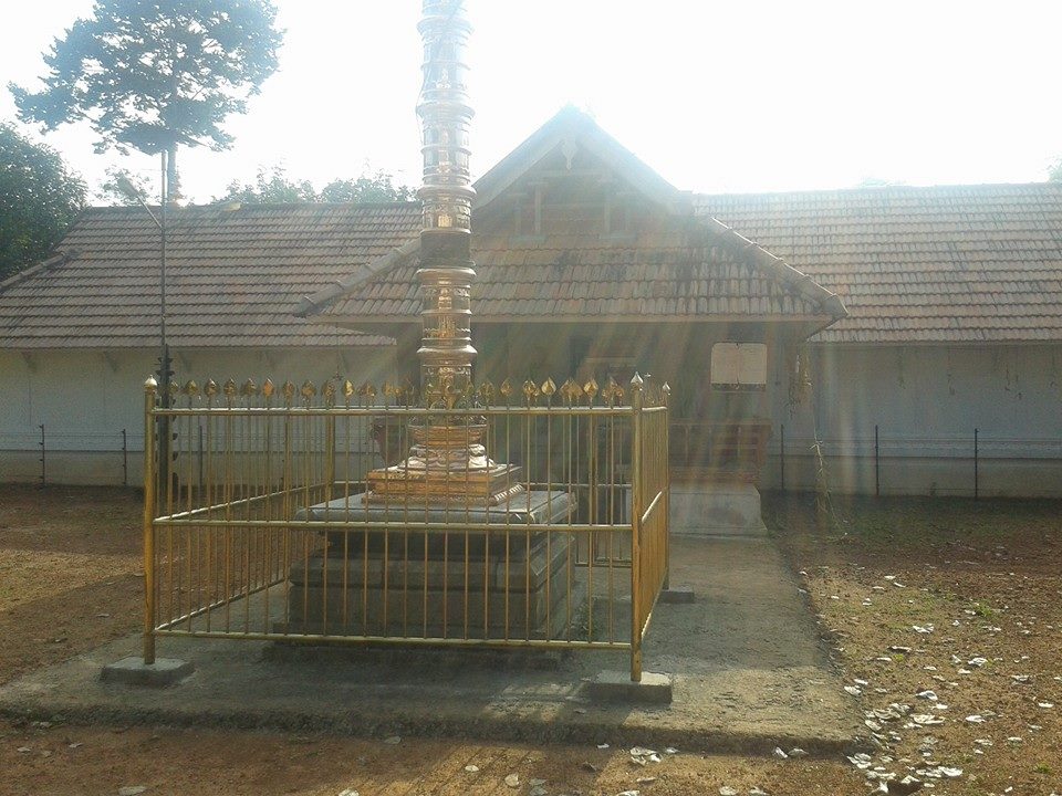 Anjilithanam Maha Vishnu Temple Pathanamthitta Dresscode