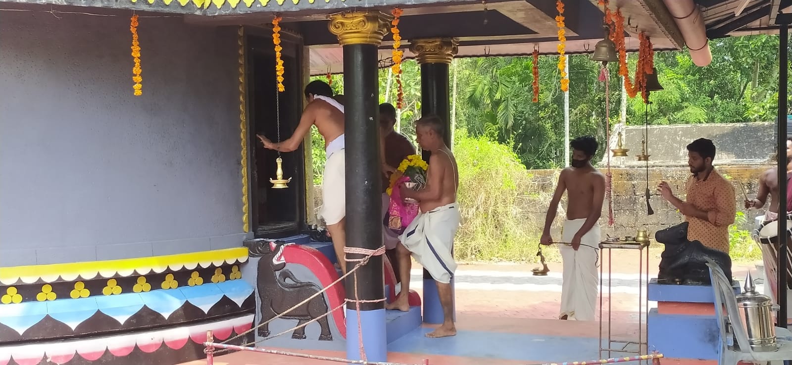 Kulakkada Maha Vishnu Temple Pathanamthitta Dresscode