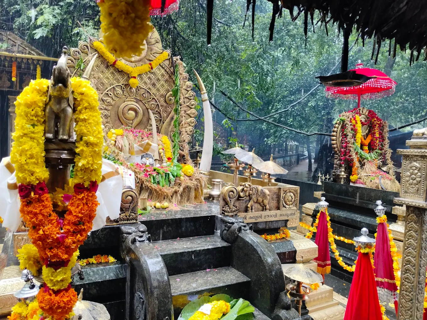 Pathamudayam Mahotsavam festival celebrations at Sree Kallely Oorali Appooppan Kav