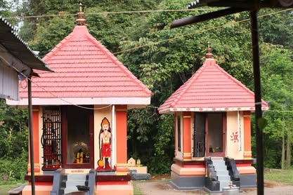Aaluvamkudi Sree Mahadeva is an Shakthi lord in Hinduism