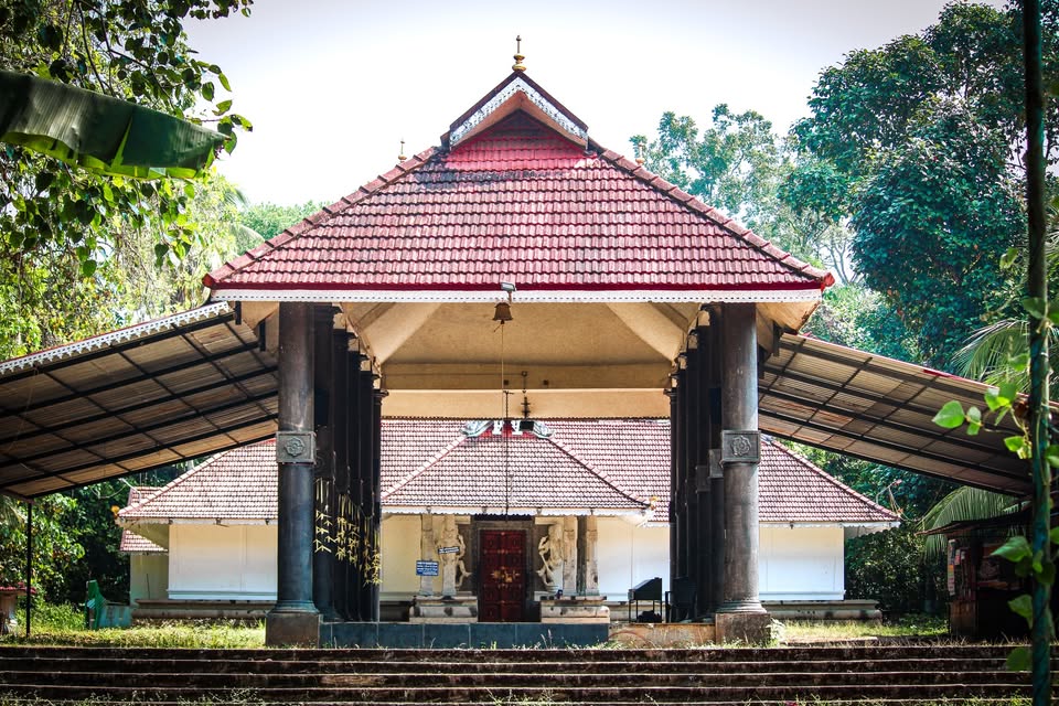 Cheruppuzhakkattu Devi Temple Pathanamthitta