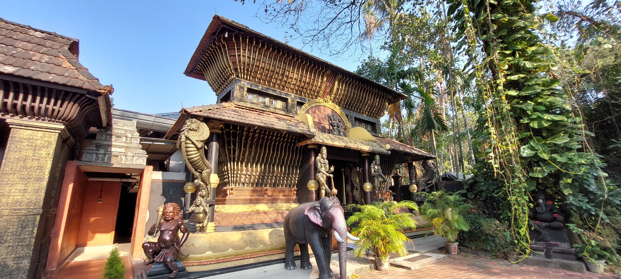 Images of Thrissur Ammekkavu Devasthanam Devi vishnu Temple