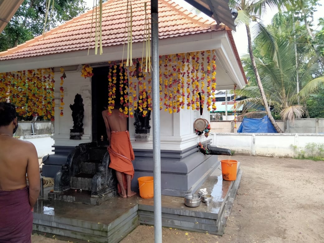 Methala Kunnamkulam Sree Bhadrakali Temple Thrissur Dresscode