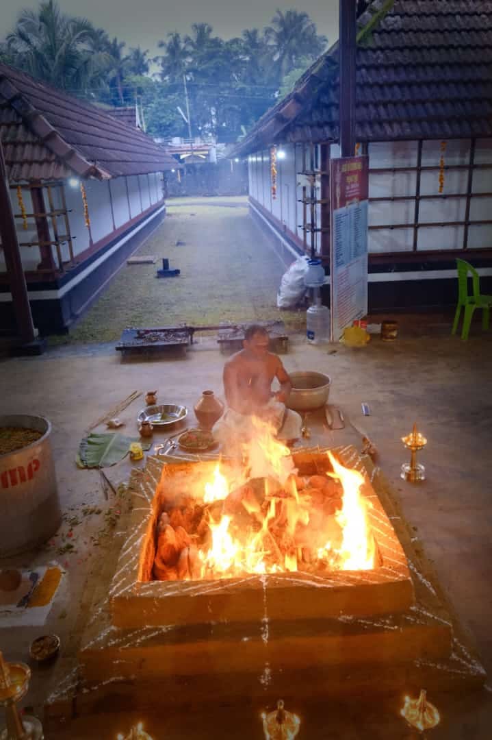 Nellikunnu Sree Dhanwandhari Temple Thrissur Dresscode