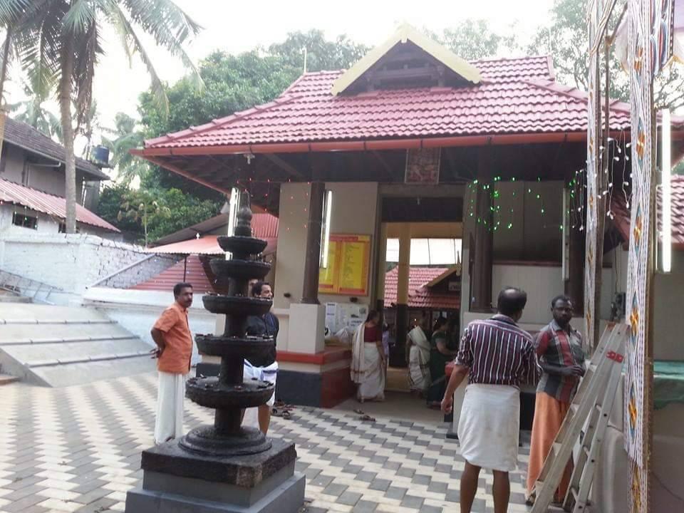 Chiralayam Sreeramaswami  Temple Thrissur Dresscode