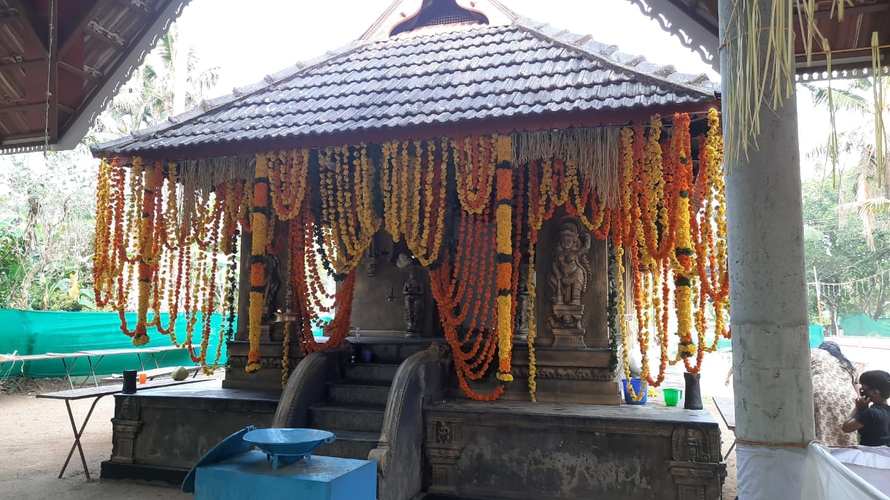 Koottaala Bhadrakali  Temple Thrissur Dresscode