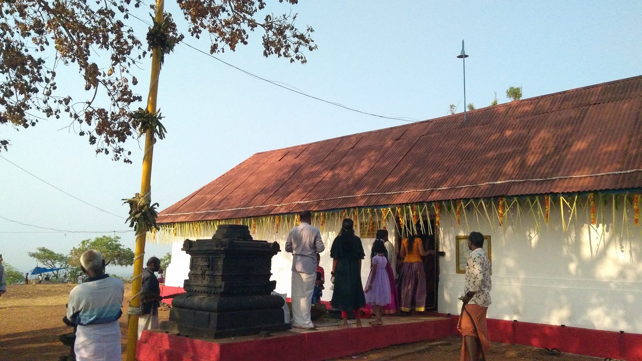 Peruvanmala Siva Temple Thrissur Dresscode