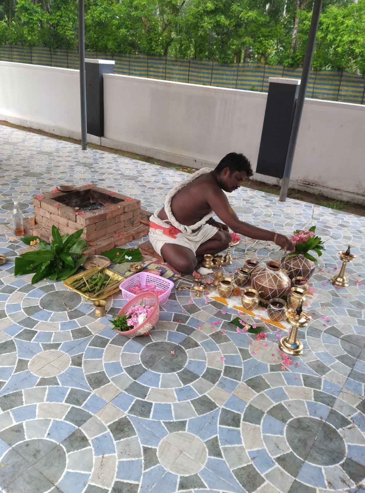 Images of Thrissur Anjaparuthi Umamaheswara  Temple