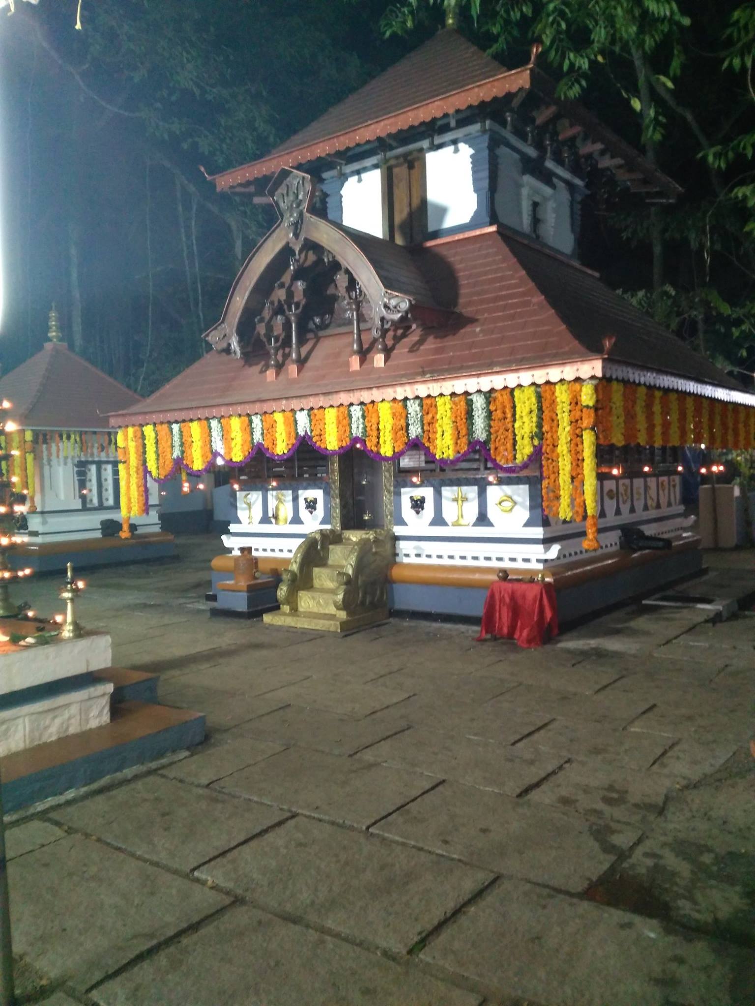   Maniyamkavu  Bhagavathy  Temple Thrissur