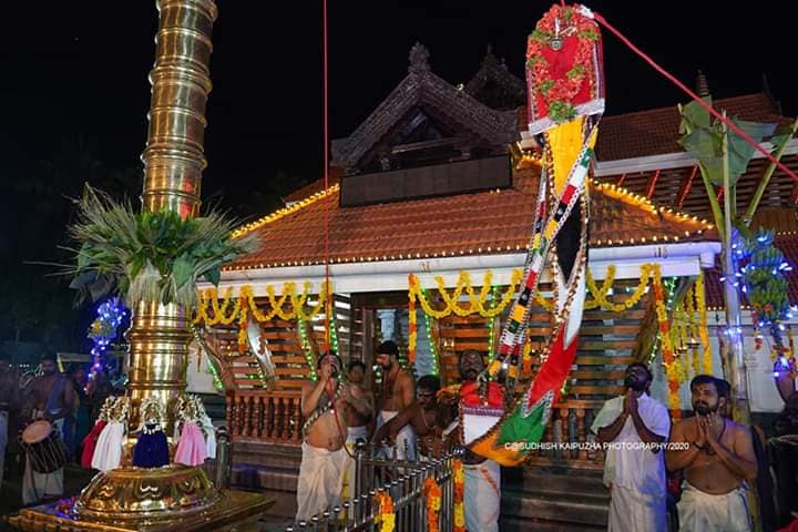 Cheenickal Bhagavathy  Temple Thrissur Dresscode