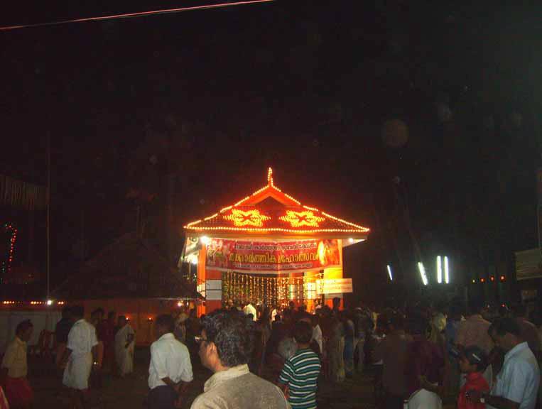 Pathyala Sree Kartyayini Bhagavathy  Temple Thrissur Dresscode