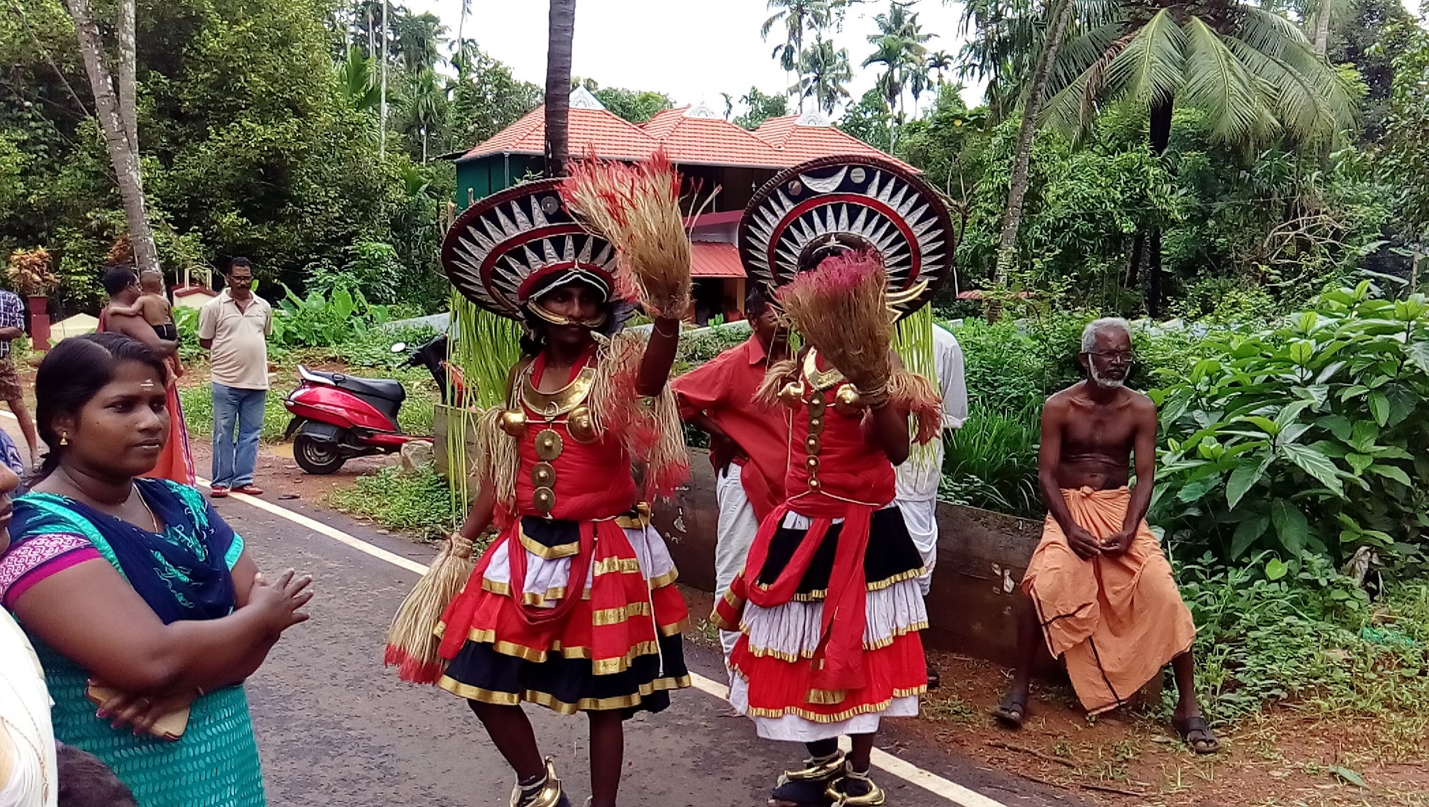 Muringanedam Muthappan Bhagavathy  Temple Thrissur Dresscode