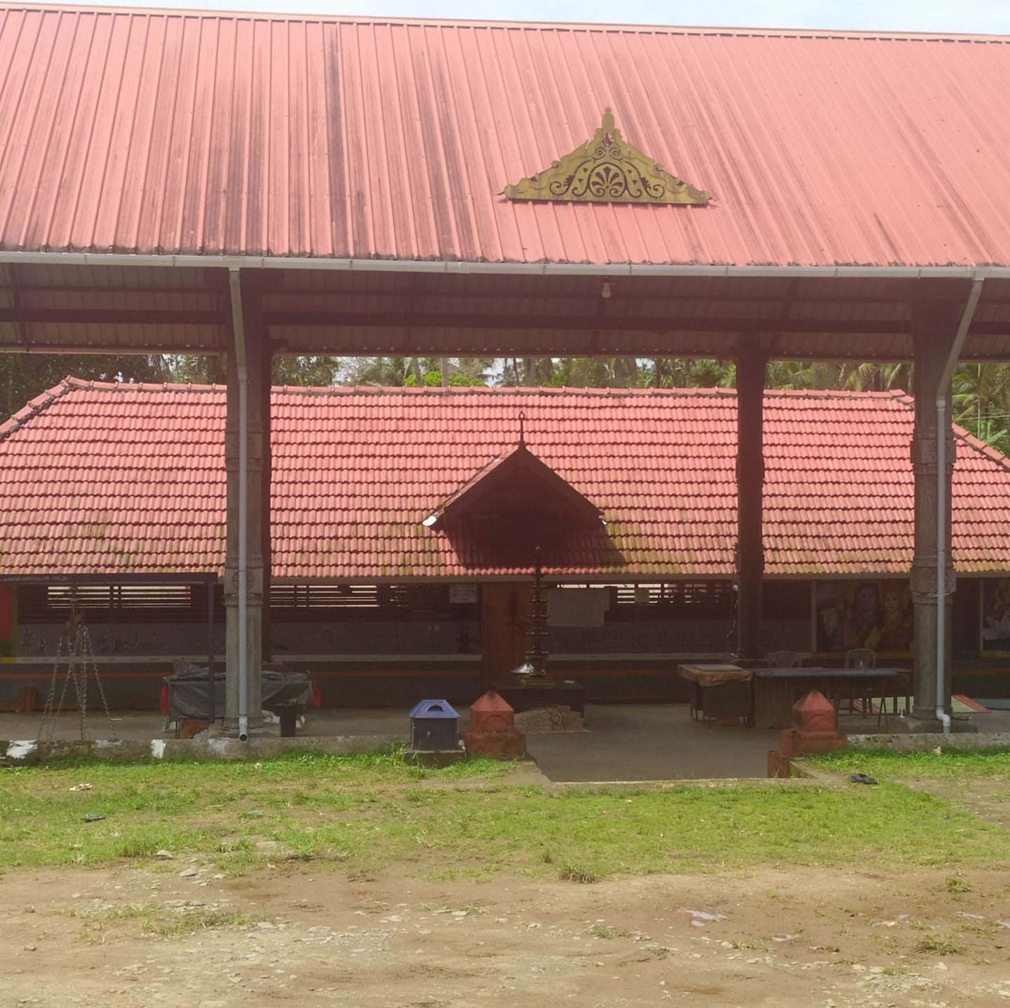 Kumaranchira Bhagavathy Temple Thrissur Dresscode