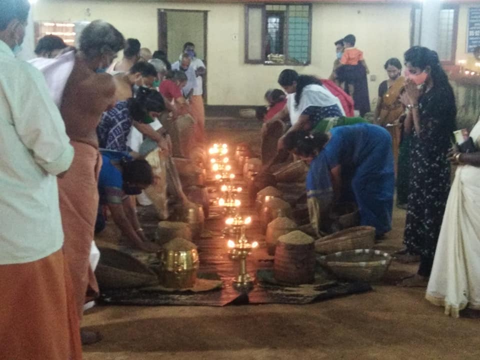 Chirangara Bhagavathy  Temple Thrissur Dresscode