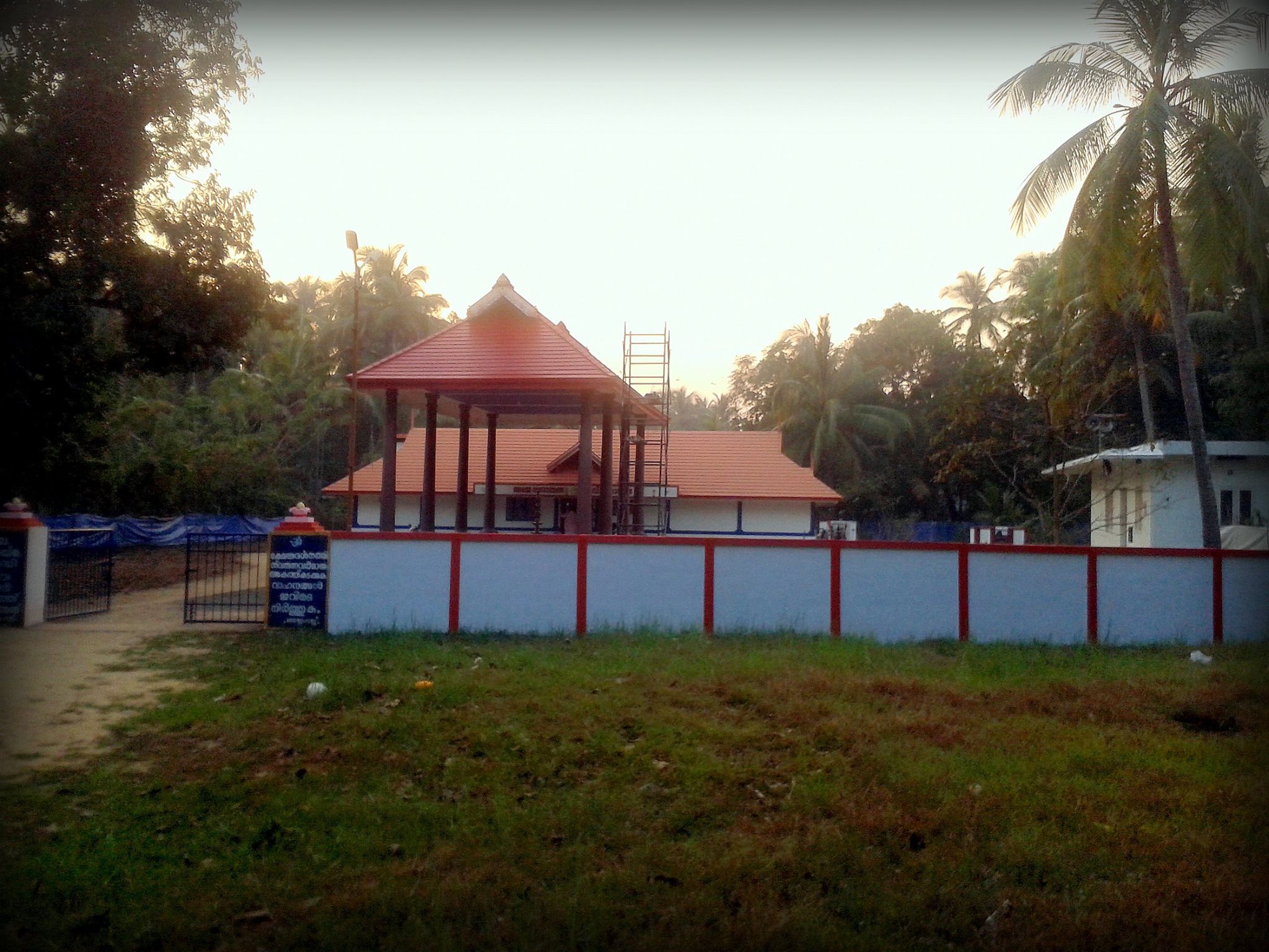 Thirupazhancheri Bhagavathy Temple Thrissur Dresscode