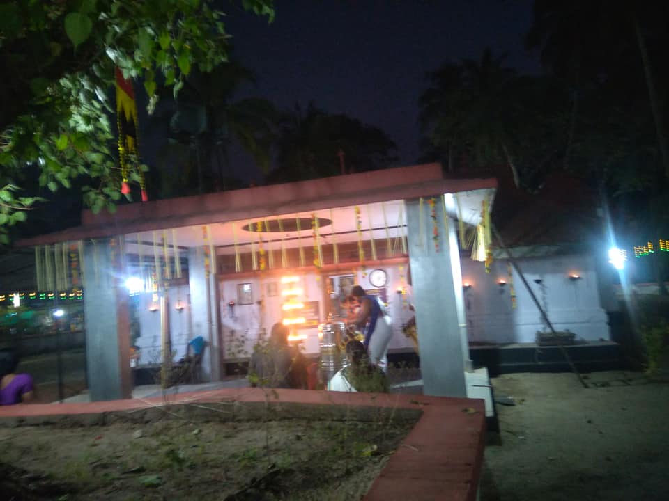 Thathakulangara Bhagavathy  Temple Thrissur Dresscode