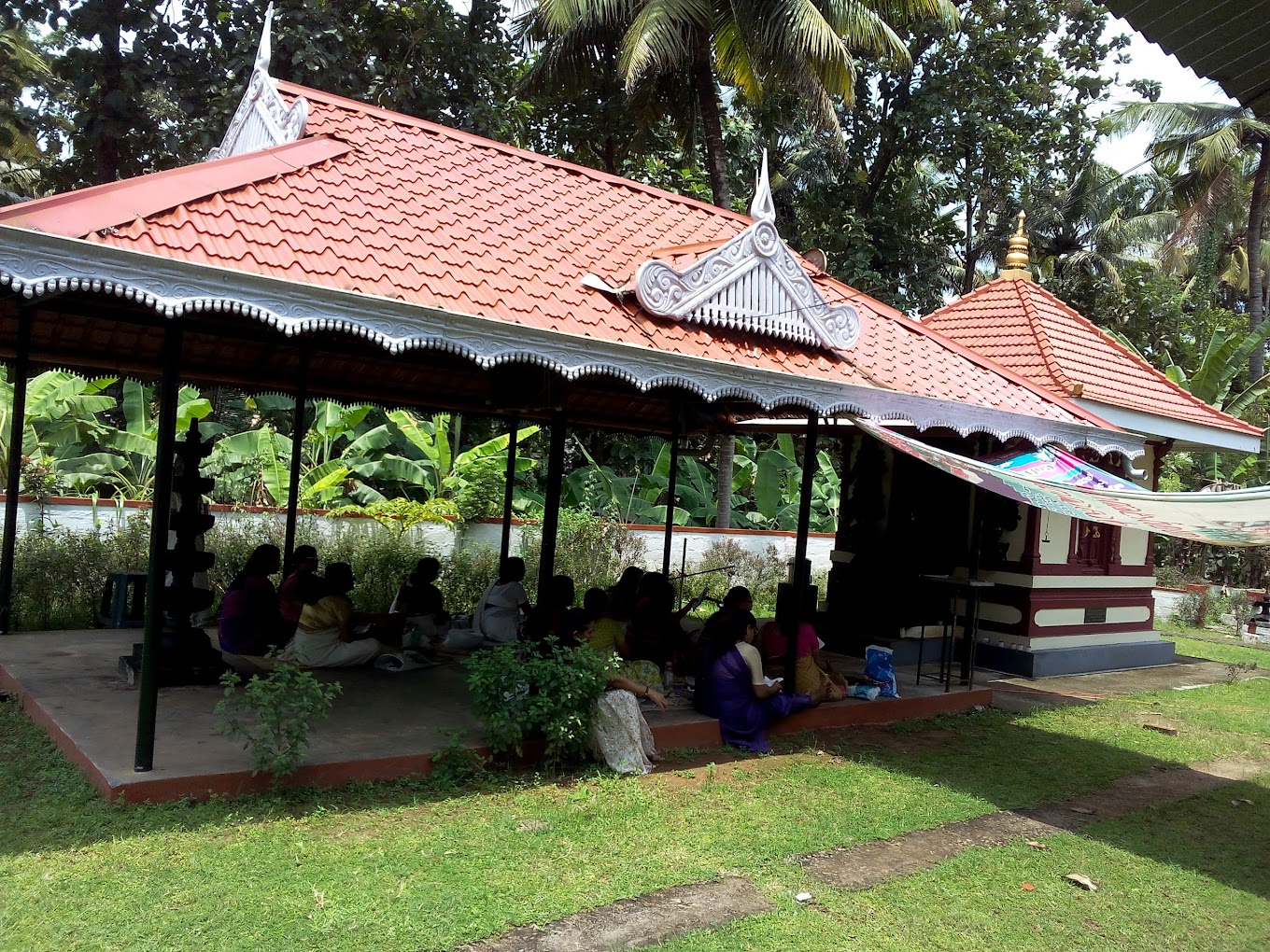 Muringoor Narasimha Moorthy Temple Thrissur Dresscode