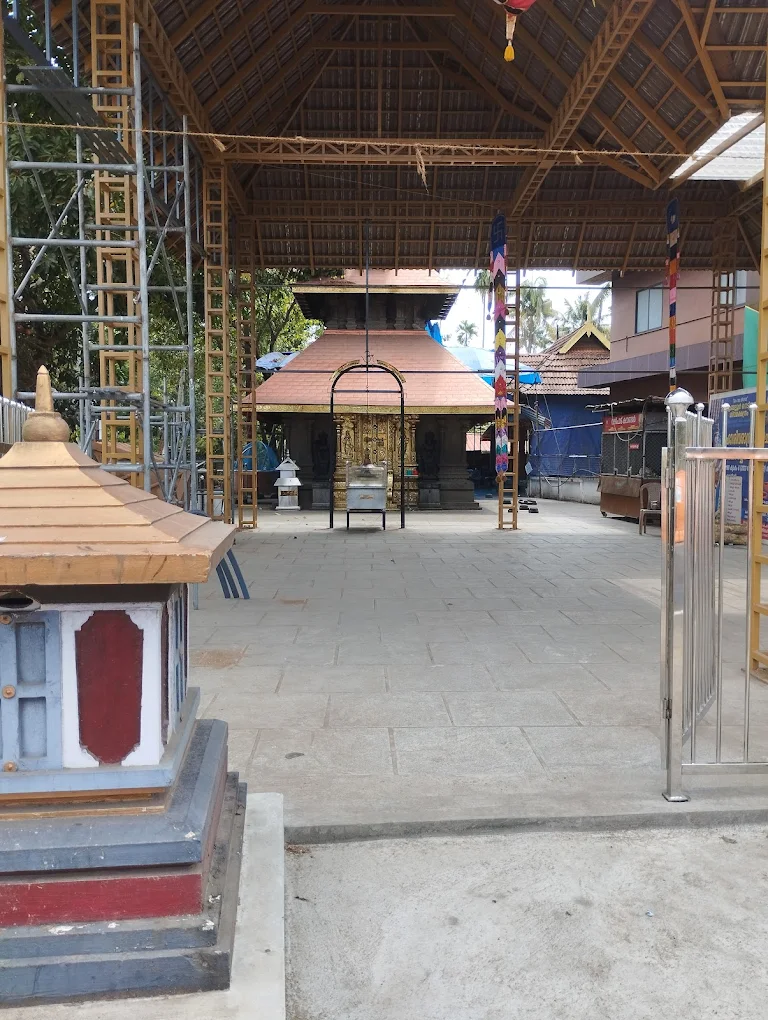  mandapam at Nediyathali Siva Temple