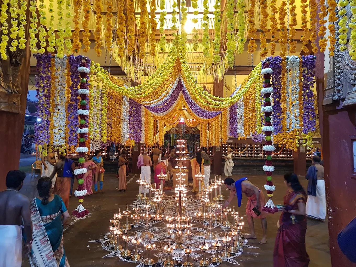ritual at Paramekkavu Bhagavathi Temple 