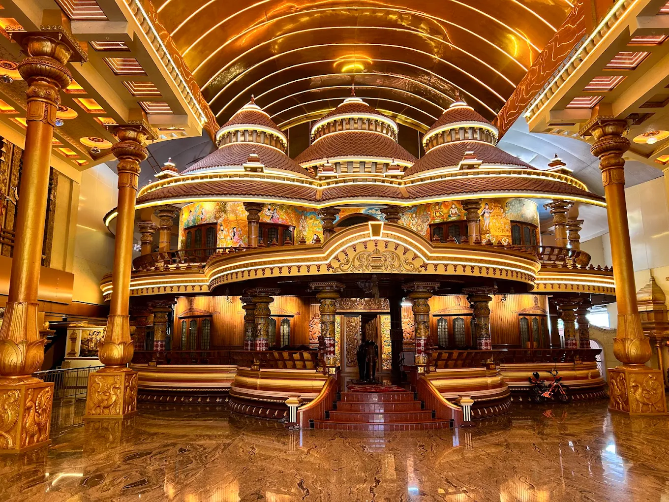 Devotees performing pooja at Peringottukara Devasthanam Sree Vishnumaya Swami Temple